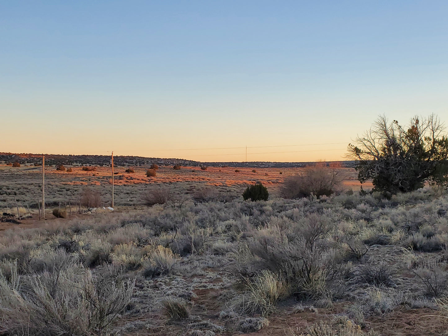 Wake up to the serenity of mountainous horizons on this exceptional land